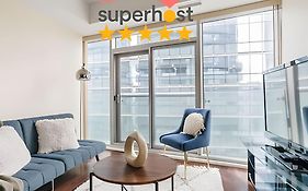 Waterfront 1 Bdr, 2Bed, Cn Tower, Parking 4 Guests
